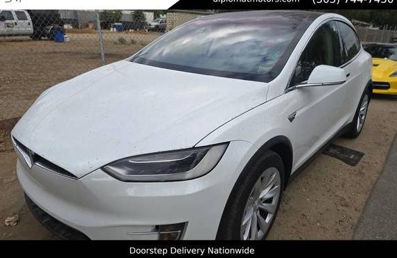 TESLA MODEL X 2018 5YJXCBE21JF112871 image TESLA MODEL X 2018 5YJXCBE21JF112871 image